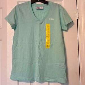 💜 Fila V Neck Shirt